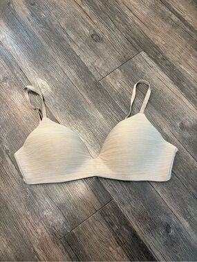 Victoria’s Secret Wireless Bra Size 32D